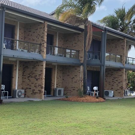 Bribie Waterways Motel Bongaree Ngoại thất bức ảnh