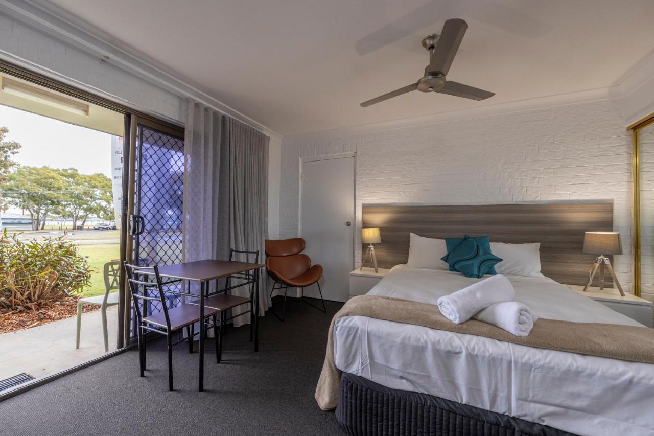 Bribie Waterways Motel Bongaree Ngoại thất bức ảnh