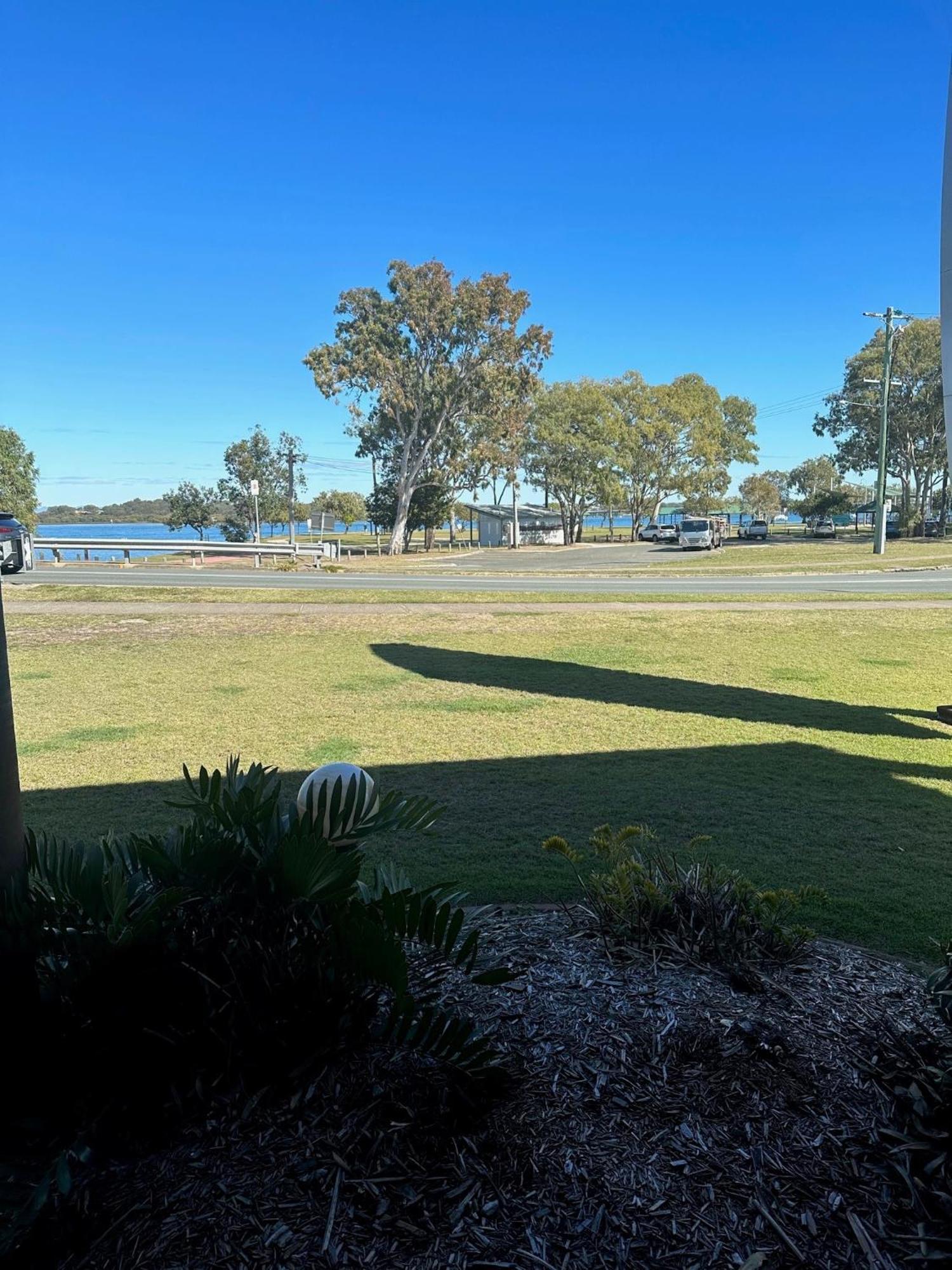 Bribie Waterways Motel Bongaree Ngoại thất bức ảnh