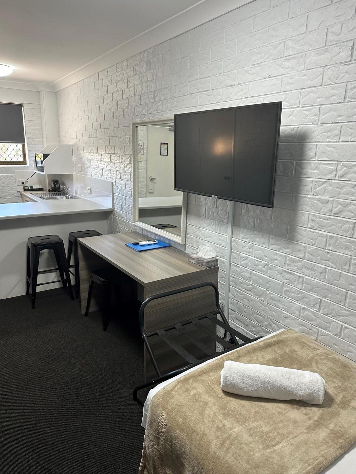 Bribie Waterways Motel Bongaree Ngoại thất bức ảnh