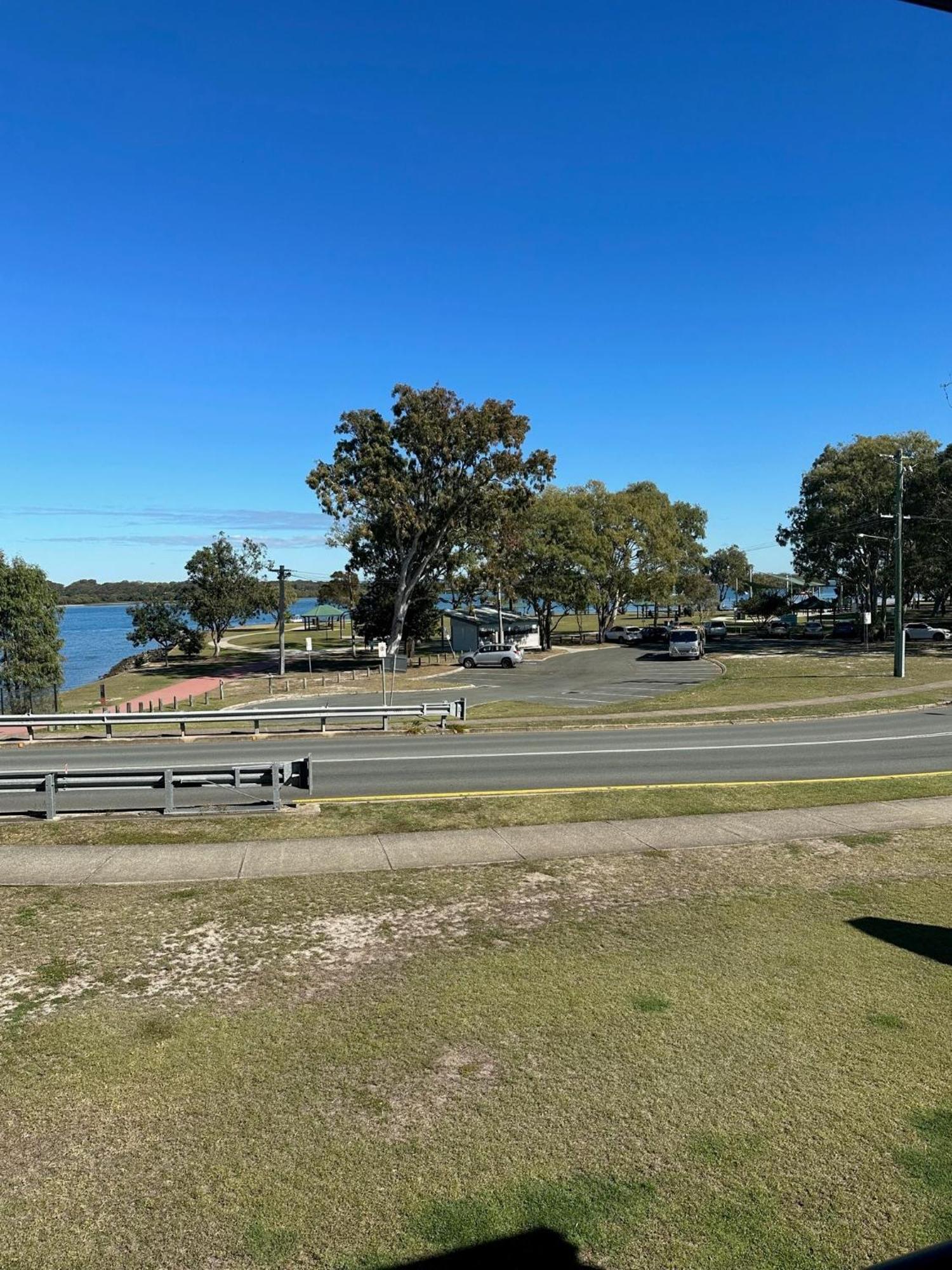 Bribie Waterways Motel Bongaree Ngoại thất bức ảnh