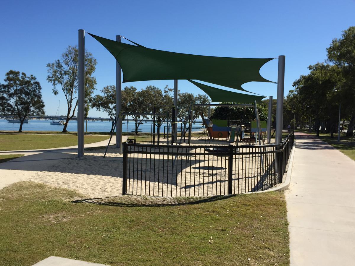 Bribie Waterways Motel Bongaree Ngoại thất bức ảnh