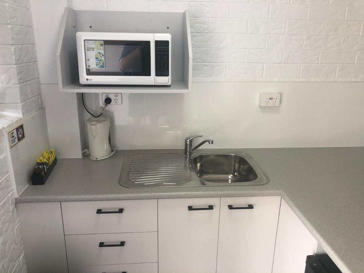 Bribie Waterways Motel Bongaree Ngoại thất bức ảnh