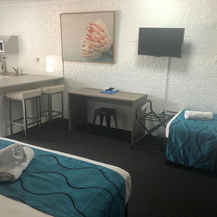 Bribie Waterways Motel Bongaree Ngoại thất bức ảnh
