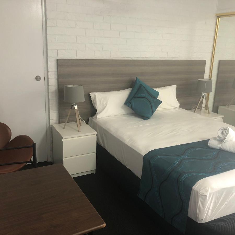Bribie Waterways Motel Bongaree Ngoại thất bức ảnh