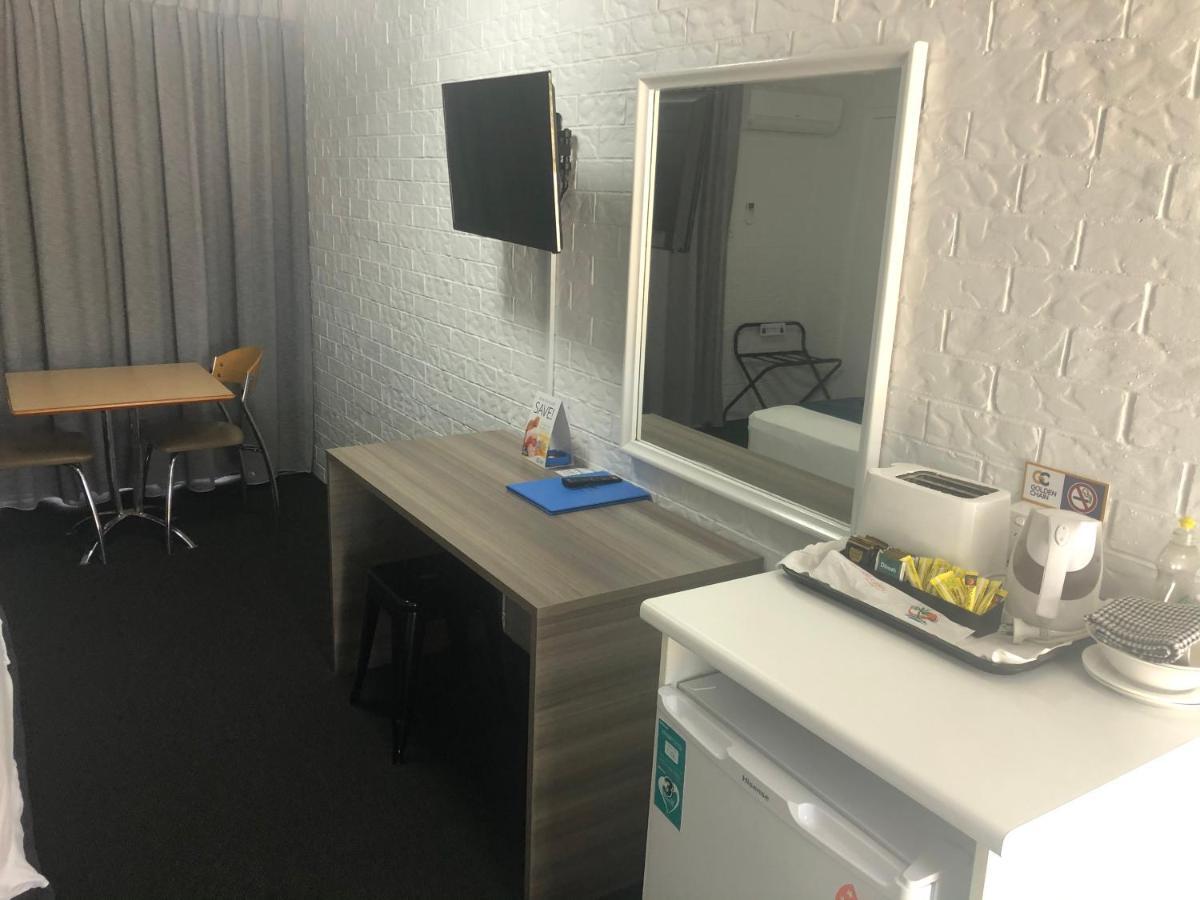 Bribie Waterways Motel Bongaree Ngoại thất bức ảnh