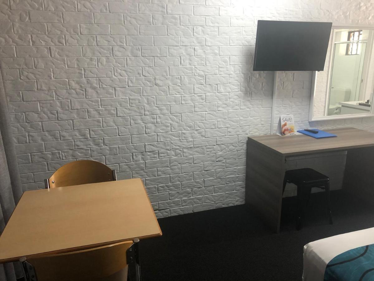 Bribie Waterways Motel Bongaree Ngoại thất bức ảnh